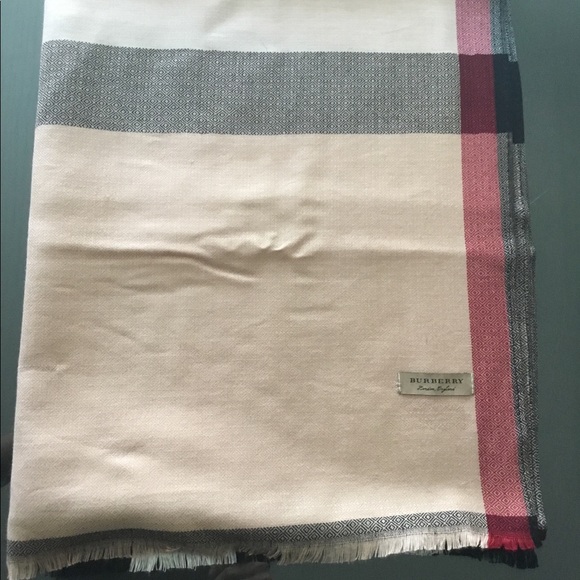 Burberry Scarf - Picture 3 of 4